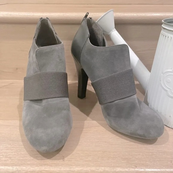 - GIANNI BINI GREY SUEDE HEELED BOOTIE SIZE 7.5 - Picture 8 of 14